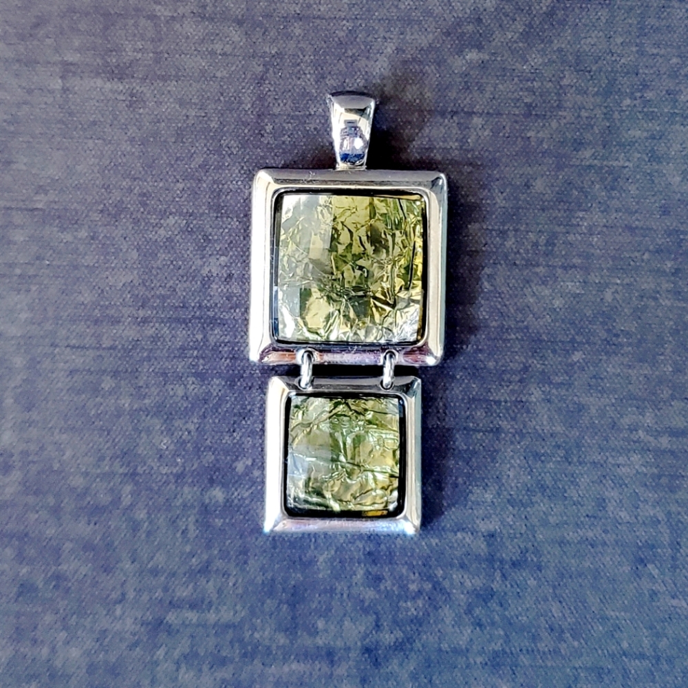 *NWOT* Lia Sophia Pendant